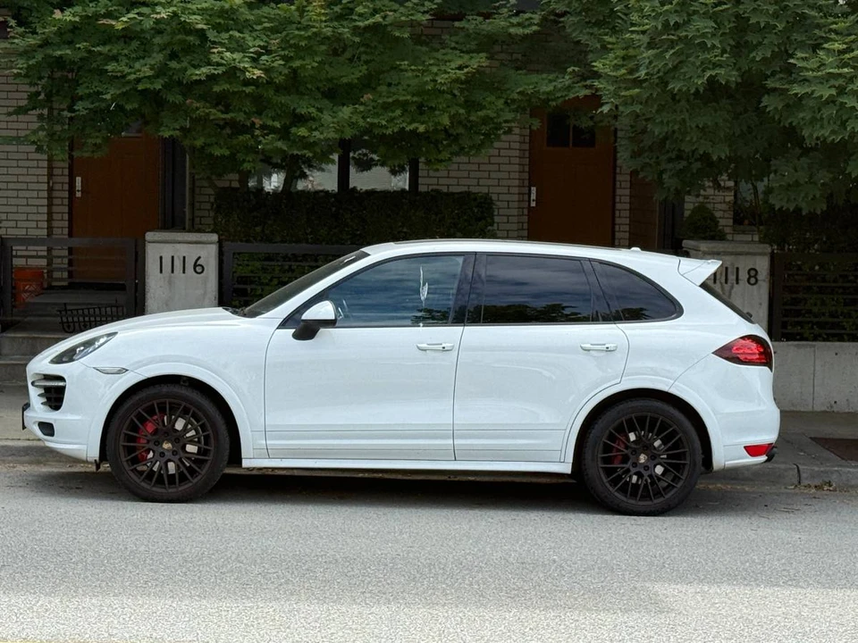 2013 Porsche 958 Cayenne GTS - Image 16 of 17