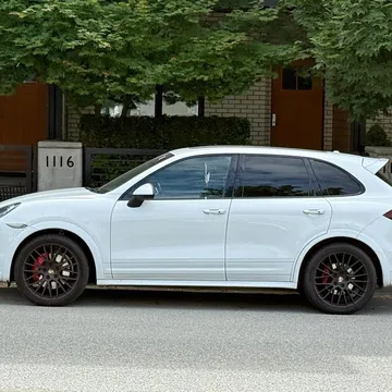 2013 Porsche Cayenne GTS