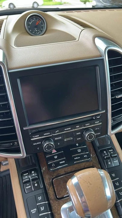 2013 Porsche 958 Cayenne GTS - Image 9 of 11