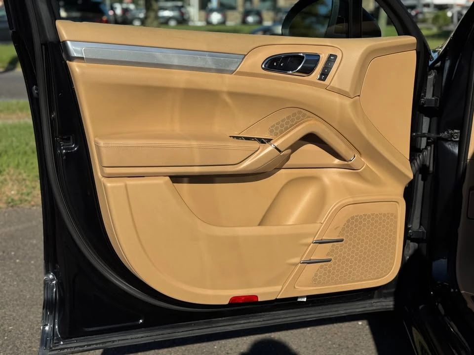 2013 Porsche 958 Cayenne GTS - Image 7 of 20