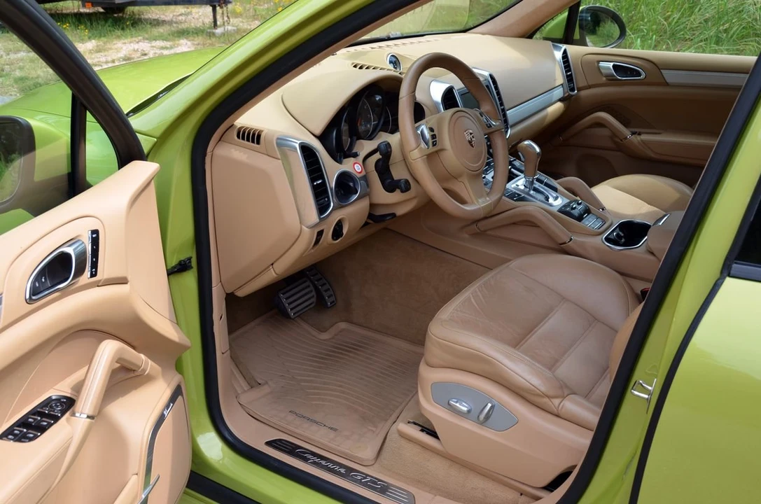 2013 Porsche 958 Cayenne GTS - Image 8 of 15
