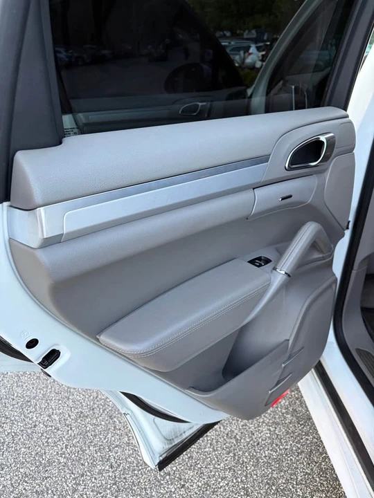 2013 Porsche 958 Cayenne GTS - Image 14 of 20