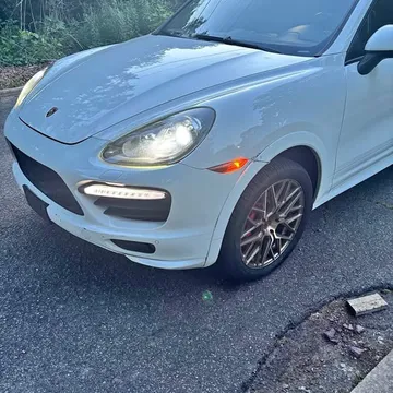 2013 Porsche Cayenne GTS