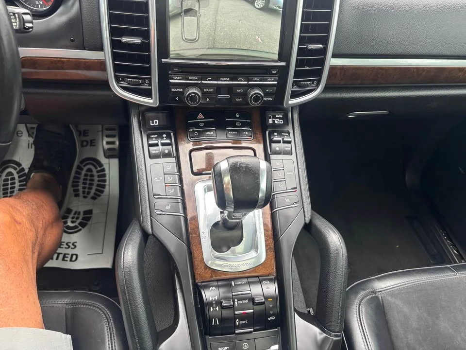 2013 Porsche 958 Cayenne GTS - Image 11 of 12