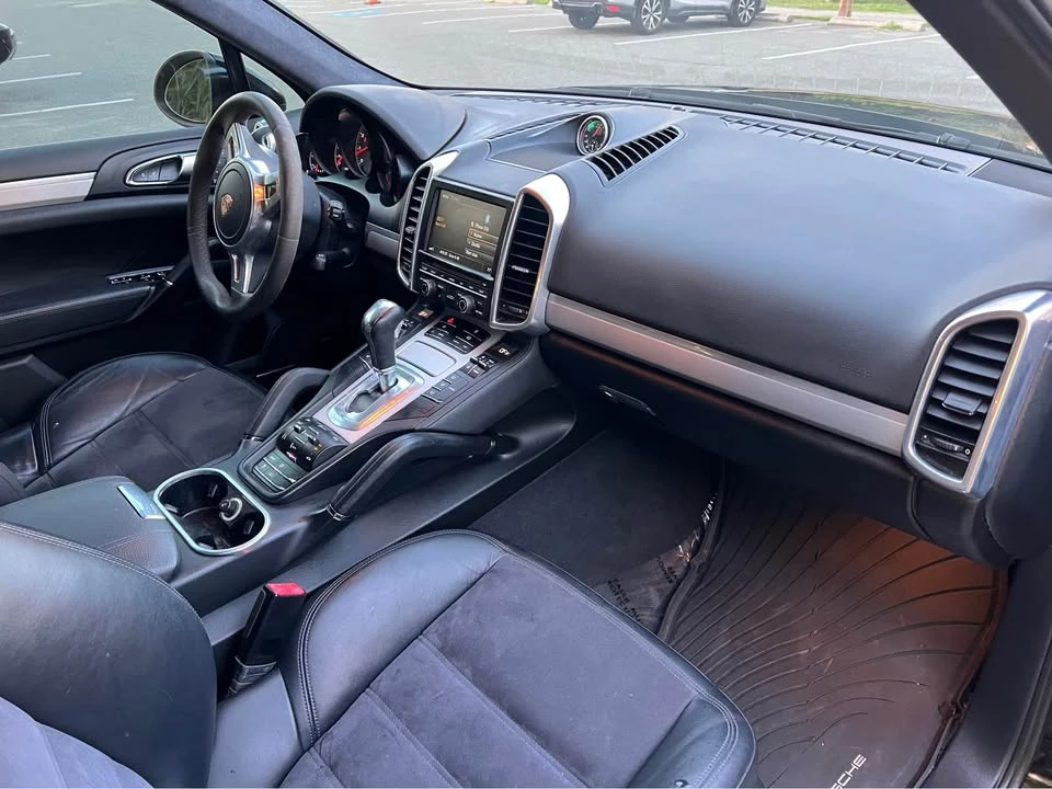 2013 Porsche 958 Cayenne GTS - Image 9 of 12
