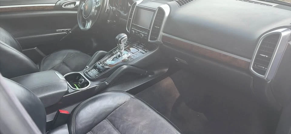 2013 Porsche 958 Cayenne GTS - Image 8 of 20