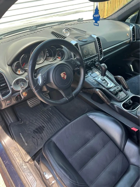 2013 Porsche 958 Cayenne GTS - Image 8 of 11