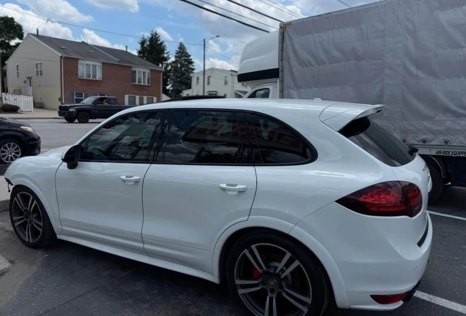 2013 Porsche 958 Cayenne GTS - Image 6 of 8