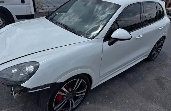 2013 Porsche Cayenne GTS Sport Utility 4D