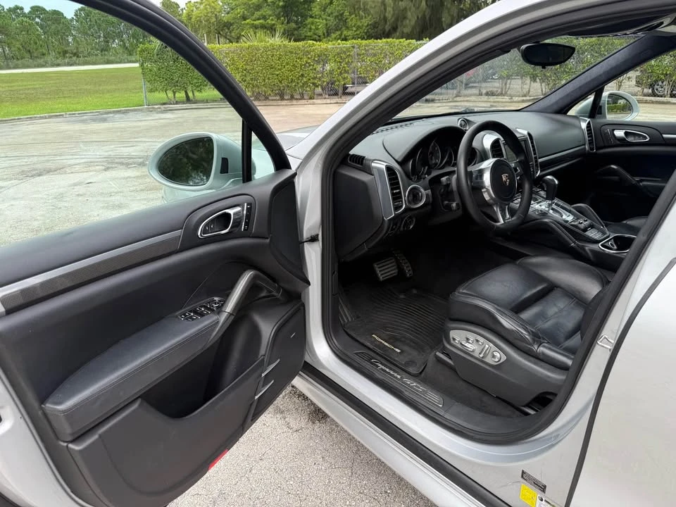 2013 Porsche 958 Cayenne GTS - Image 8 of 17