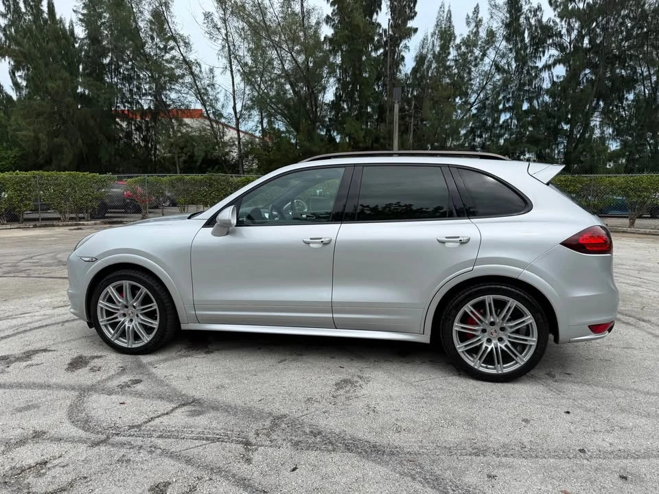 2013 Porsche 958 Cayenne GTS - Image 3 of 17