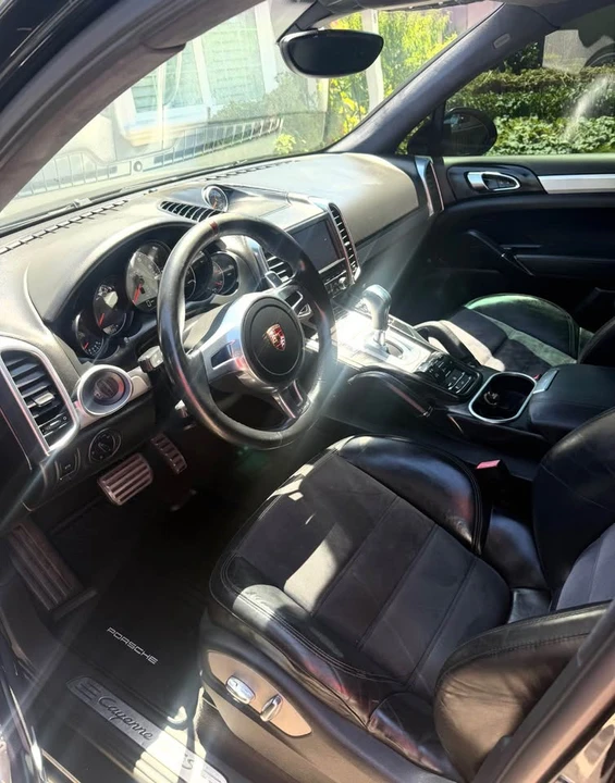 2013 Porsche 958 Cayenne GTS - Image 12 of 12