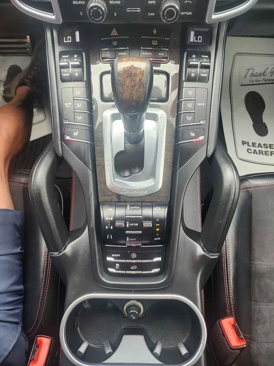 2013 Porsche 958 Cayenne GTS - Image 12 of 16