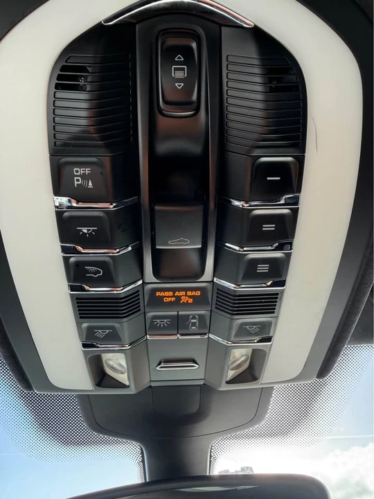 2013 Porsche 958 Cayenne GTS - Image 13 of 17