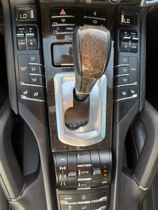 2013 Porsche 958 Cayenne GTS - Image 12 of 17