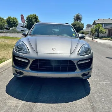 2013 Porsche Cayenne GTS