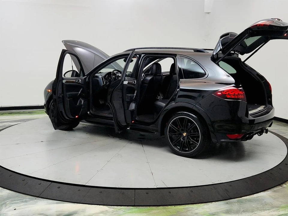 2013 Porsche 958 Cayenne GTS - Image 12 of 31