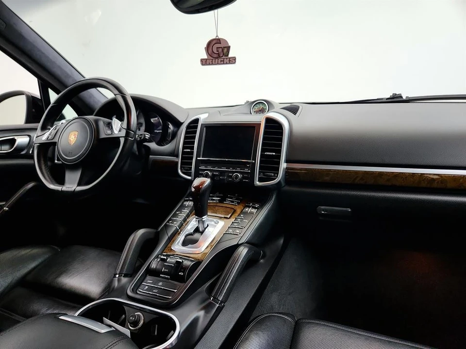2013 Porsche 958 Cayenne GTS - Image 26 of 31