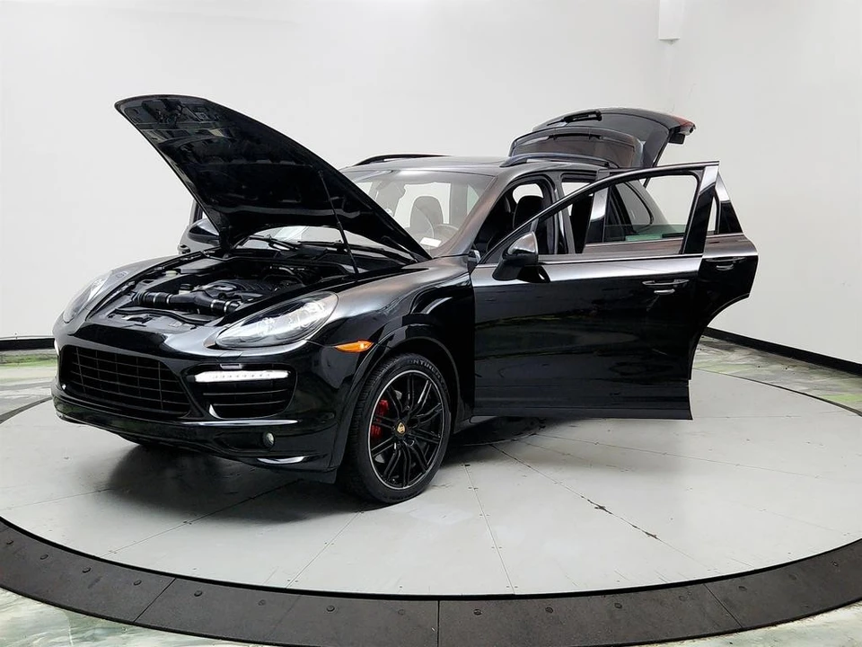 2013 Porsche 958 Cayenne GTS - Image 9 of 31