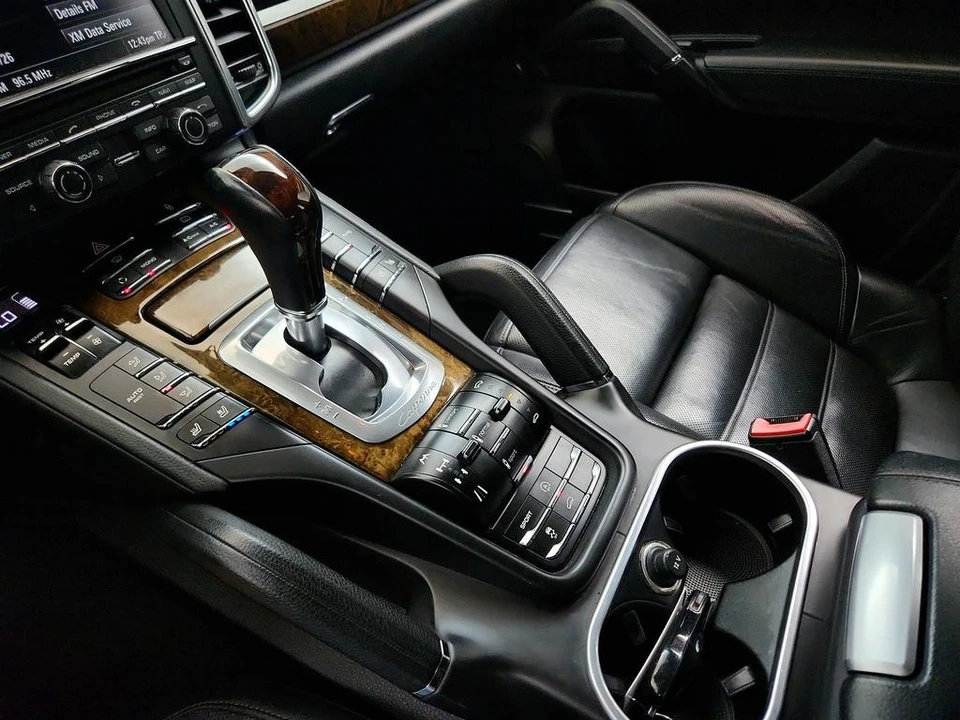 2013 Porsche 958 Cayenne GTS - Image 18 of 31