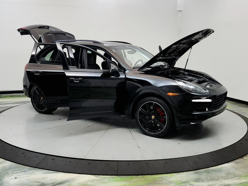 2013 Porsche 958 Cayenne GTS - Image 10 of 31