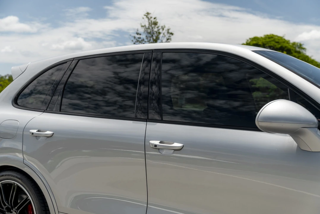 2013 Porsche 958 Cayenne GTS - Image 17 of 31