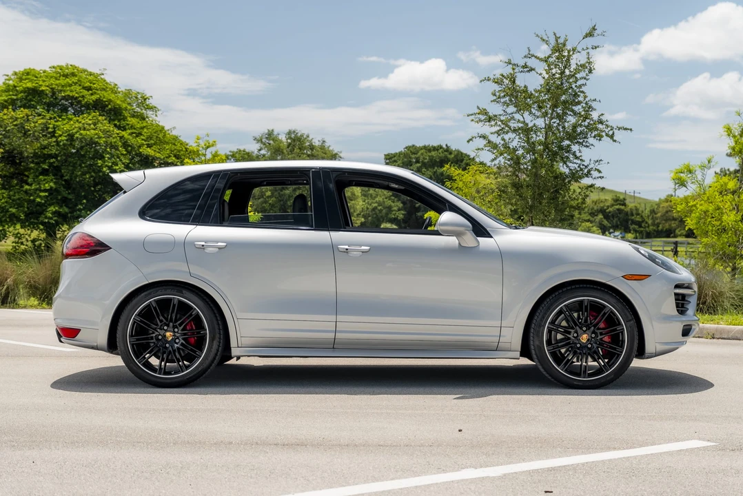 2013 Porsche 958 Cayenne GTS - Image 3 of 31