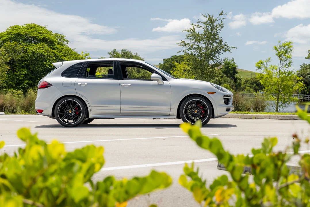 2013 Porsche 958 Cayenne GTS - Image 2 of 31