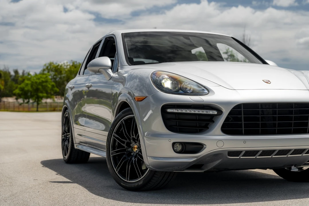 2013 Porsche 958 Cayenne GTS - Image 23 of 31