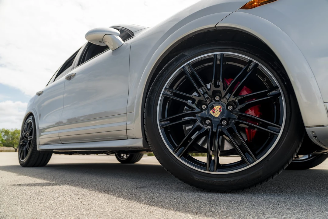 2013 Porsche 958 Cayenne GTS - Image 20 of 31
