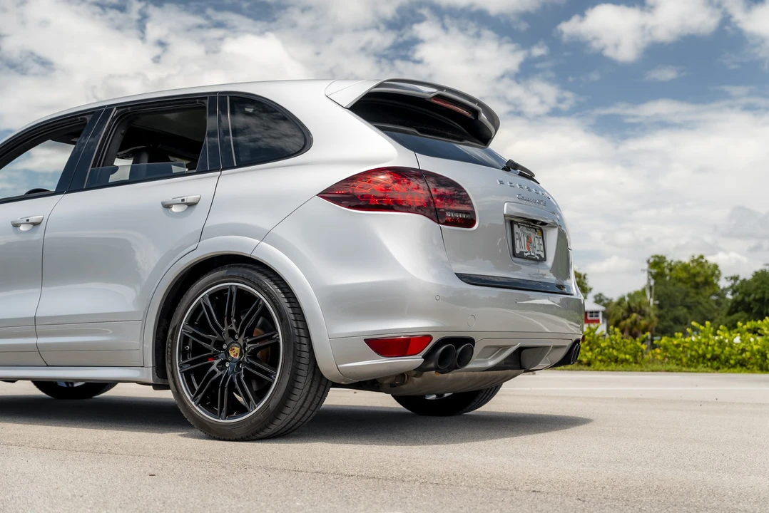 2013 Porsche 958 Cayenne GTS - Image 27 of 31