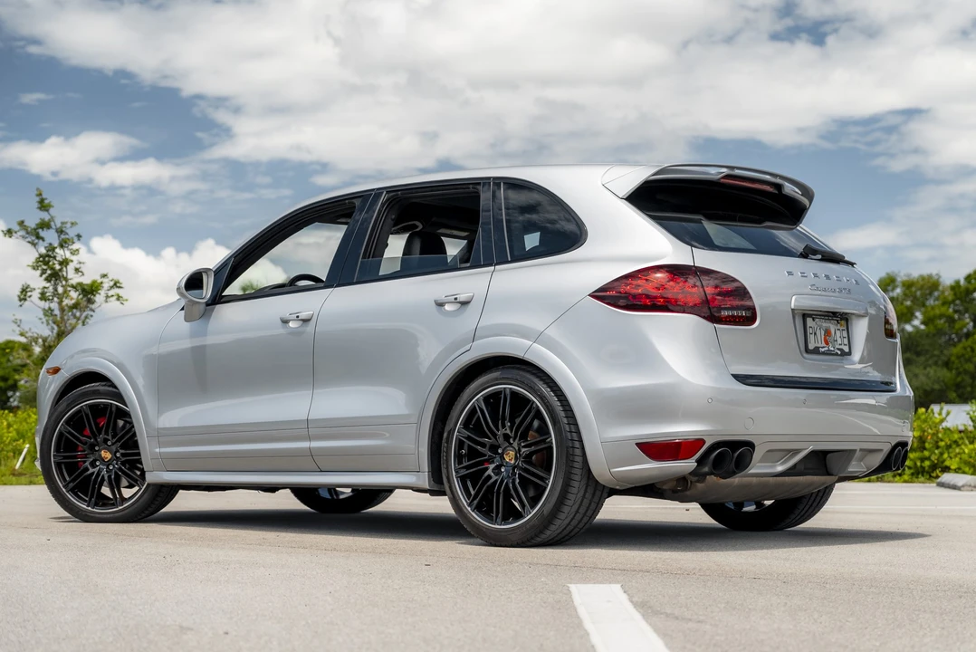 2013 Porsche 958 Cayenne GTS - Image 13 of 31