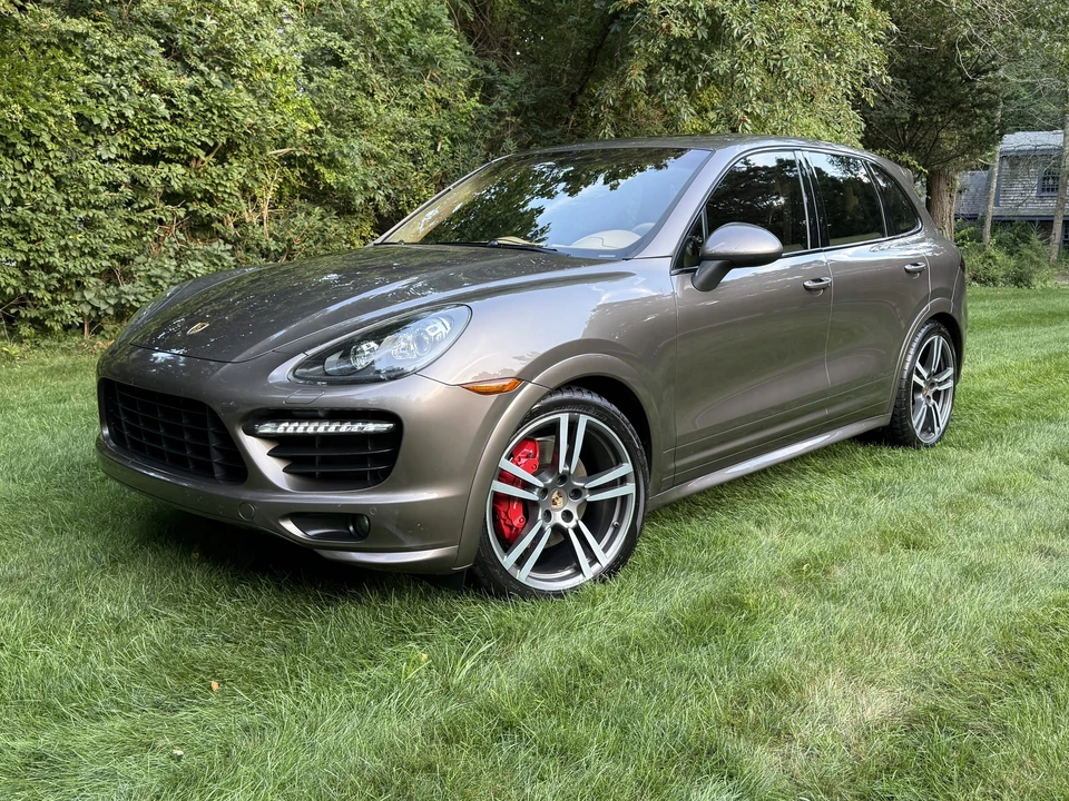 2013 Porsche 958 Cayenne GTS - Image 2 of 31