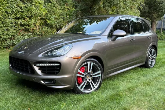 2013 Porsche Cayenne GTS