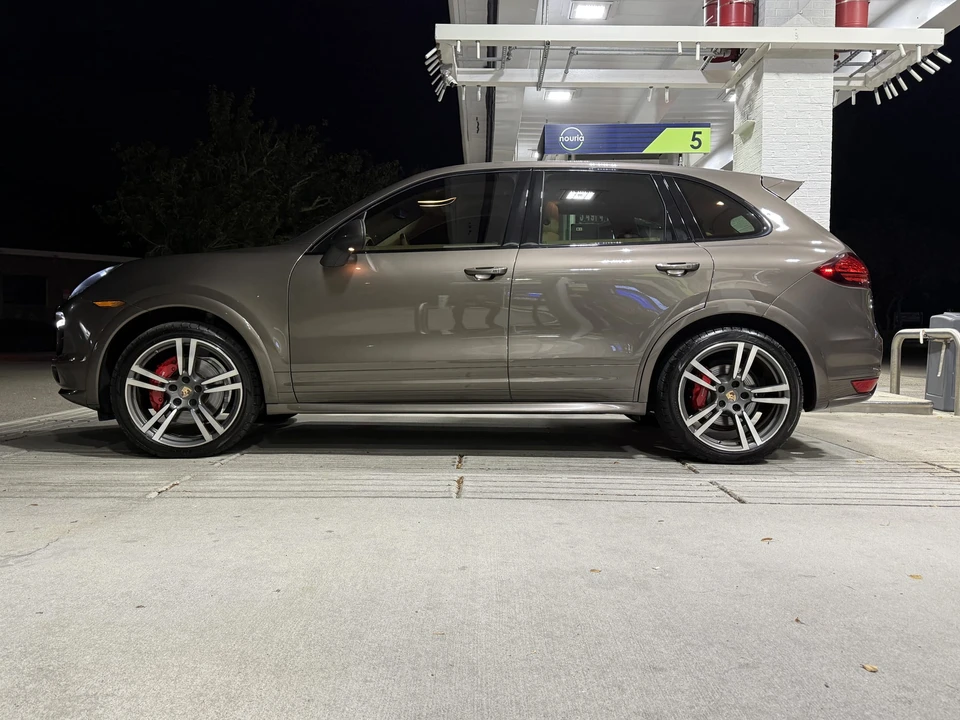 2013 Porsche 958 Cayenne GTS - Image 26 of 31