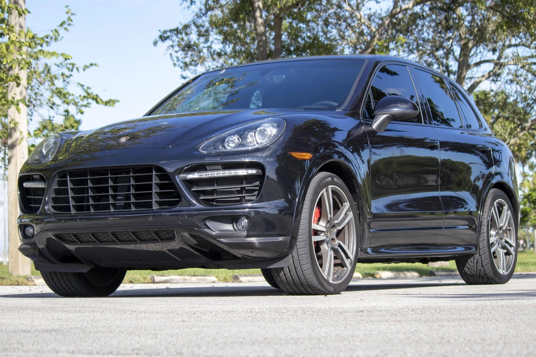 2013 Porsche 958 Cayenne GTS - Image 2 of 31