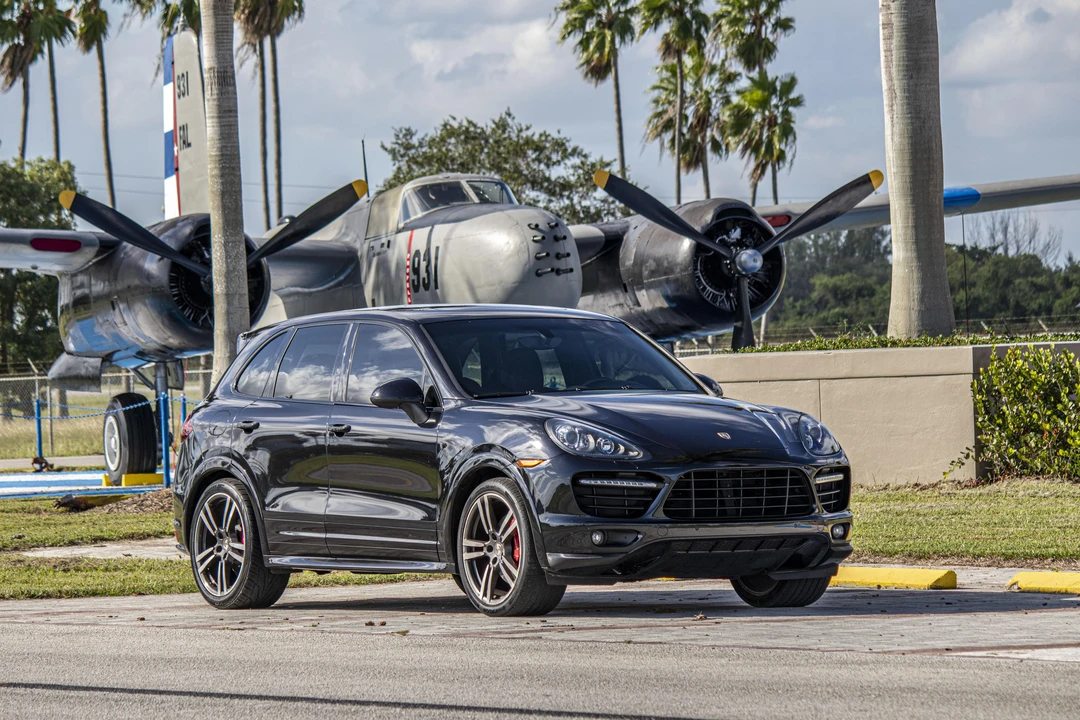 2013 Porsche 958 Cayenne GTS - Image 14 of 31