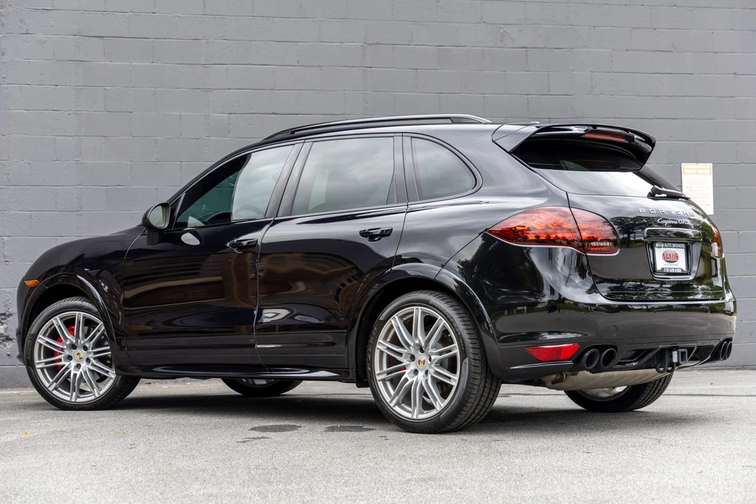 2013 Porsche 958 Cayenne GTS - Image 10 of 31