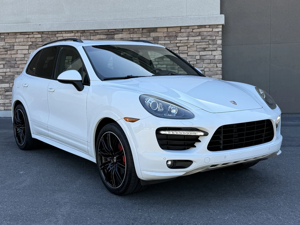 2013 Porsche 958 Cayenne GTS - Image 2 of 31