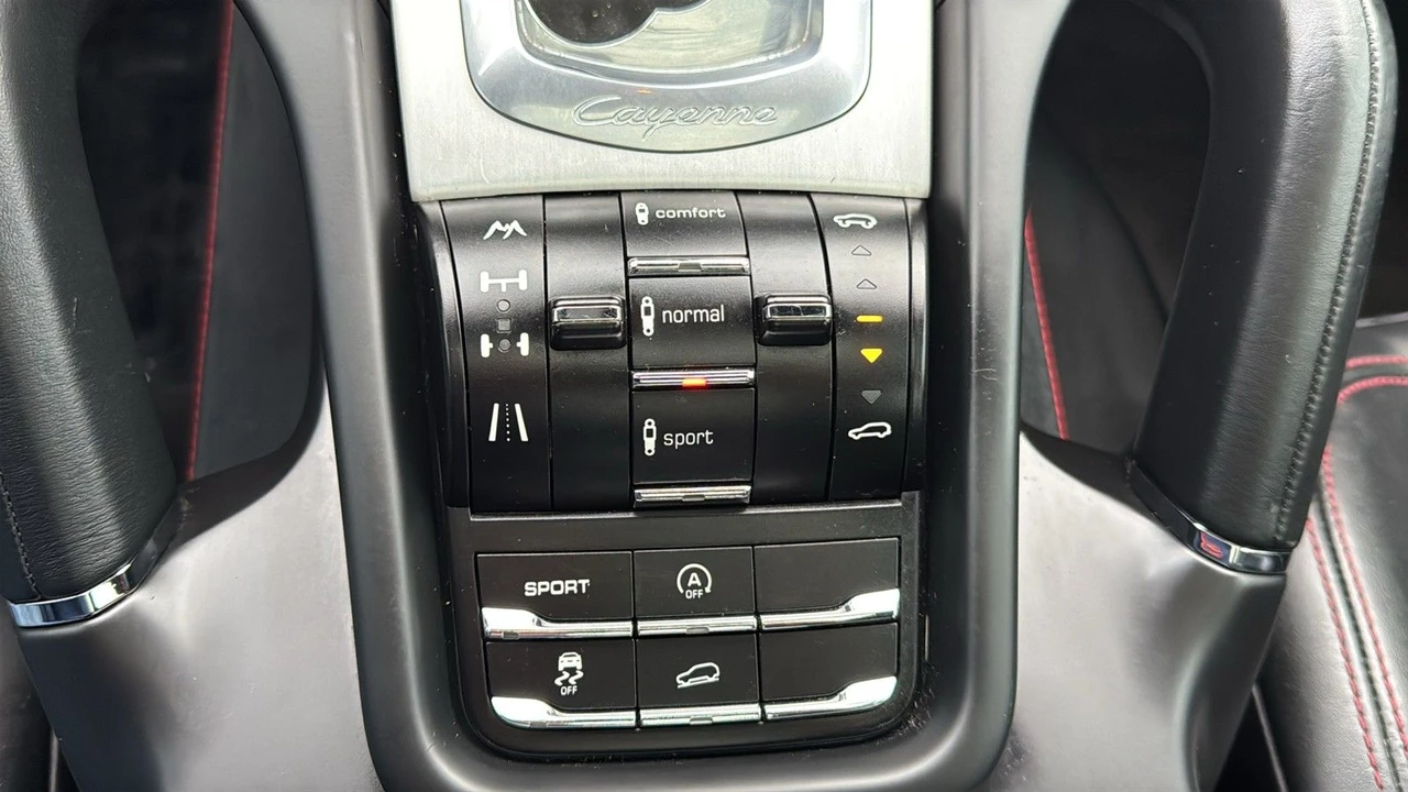 2013 Porsche 958 Cayenne GTS - Image 26 of 30