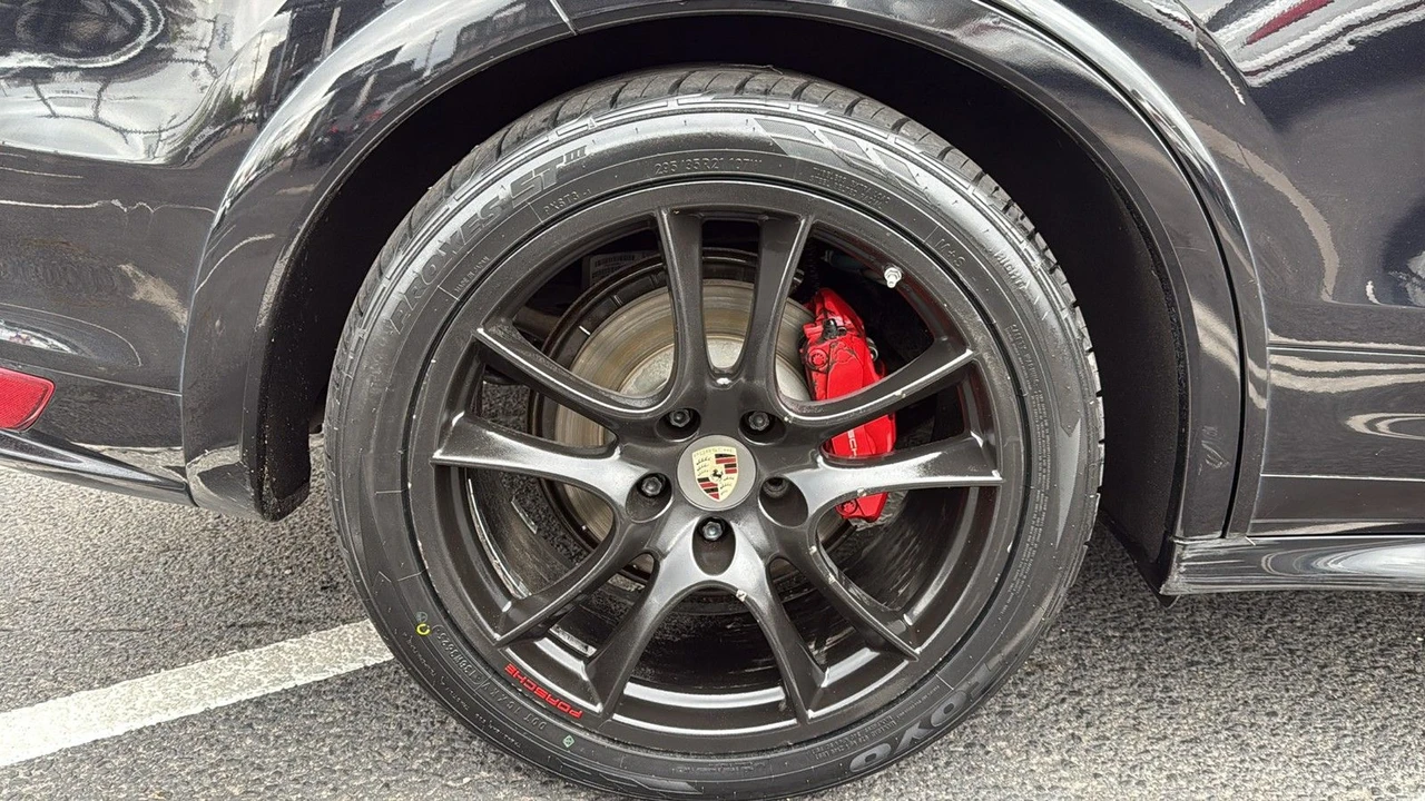 2013 Porsche 958 Cayenne GTS - Image 14 of 30