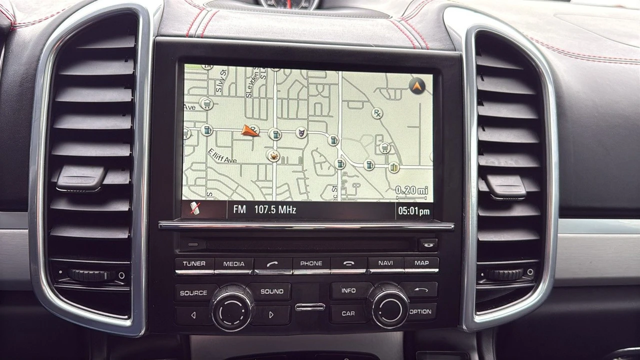 2013 Porsche 958 Cayenne GTS - Image 23 of 30