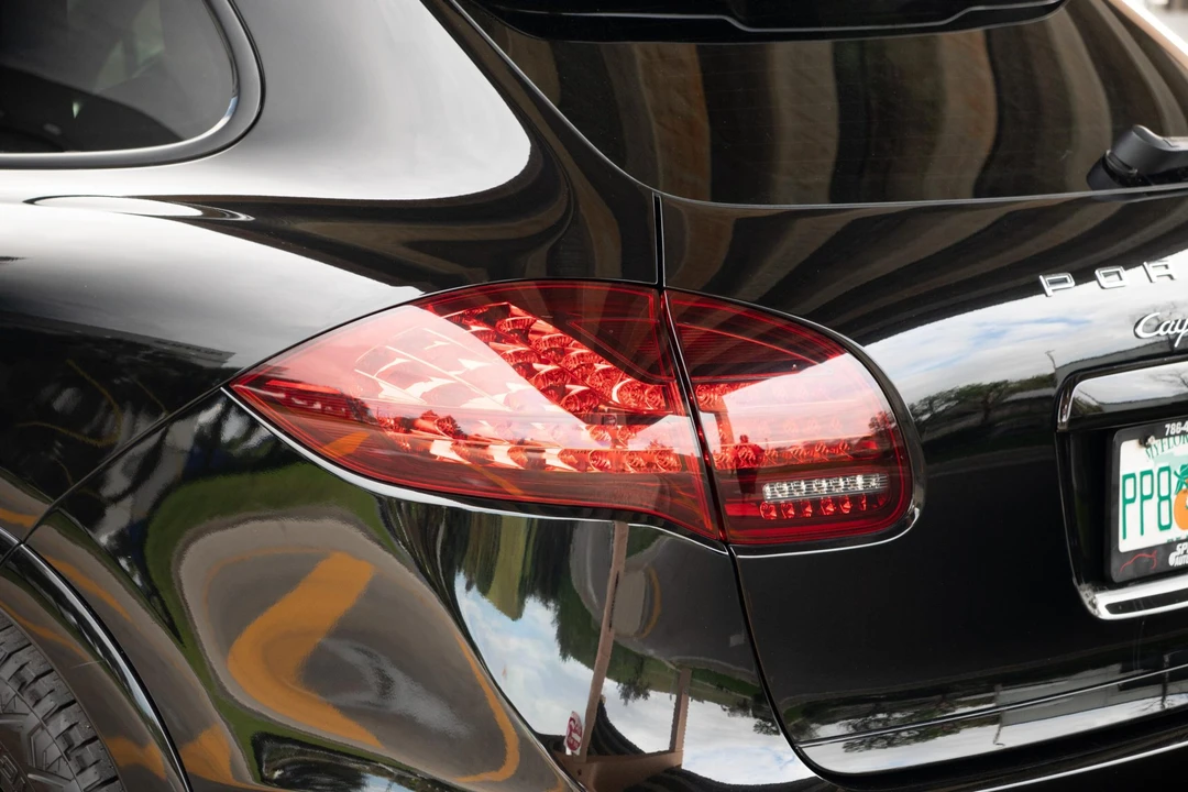 2013 Porsche 958 Cayenne GTS - Image 28 of 31