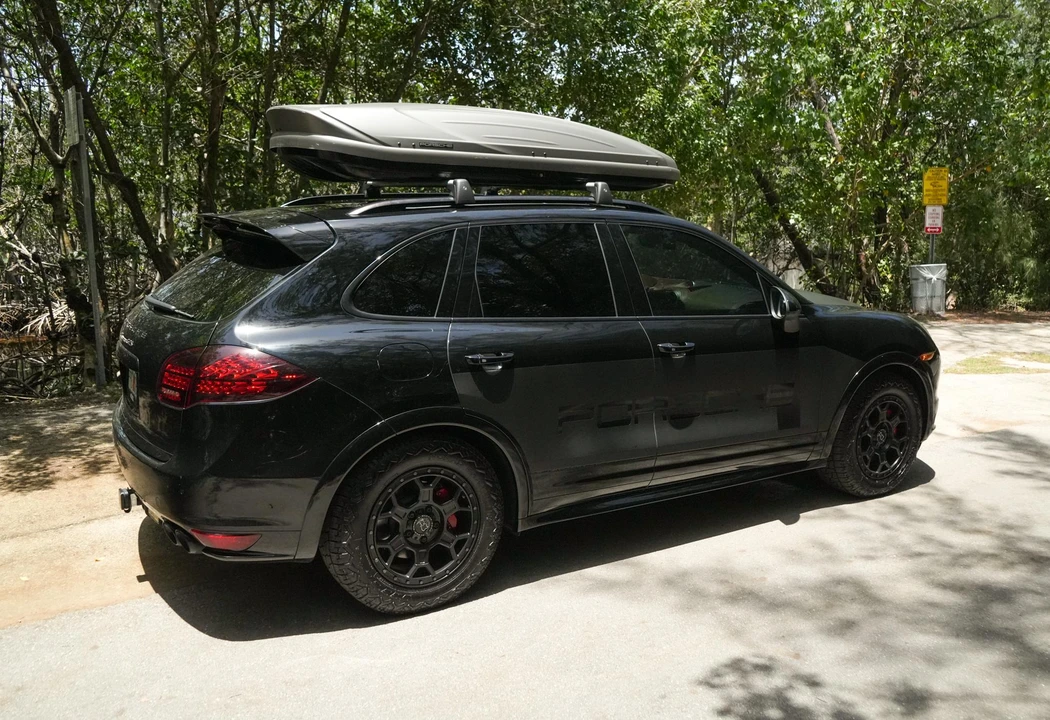 2013 Porsche 958 Cayenne GTS - Image 10 of 31