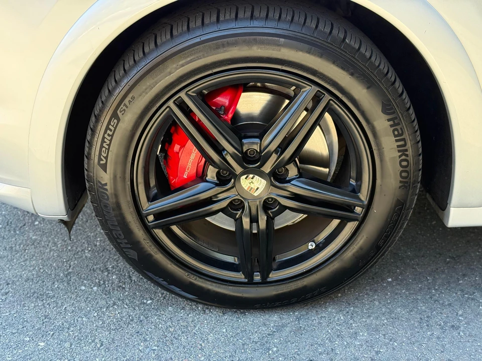 2013 Porsche 958 Cayenne GTS - Image 25 of 31