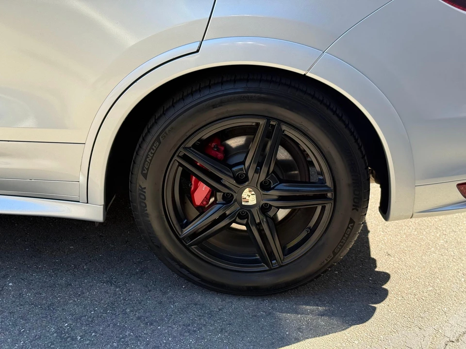 2013 Porsche 958 Cayenne GTS - Image 26 of 31