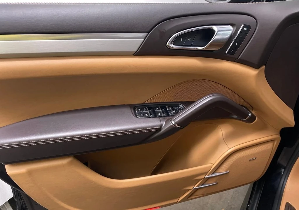 2013 Porsche 958 Cayenne GTS - Image 7 of 9