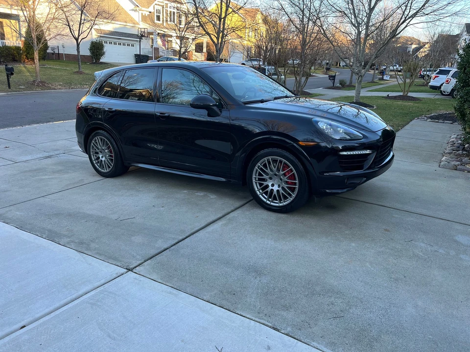 2013 Porsche 958 Cayenne GTS - Image 2 of 9