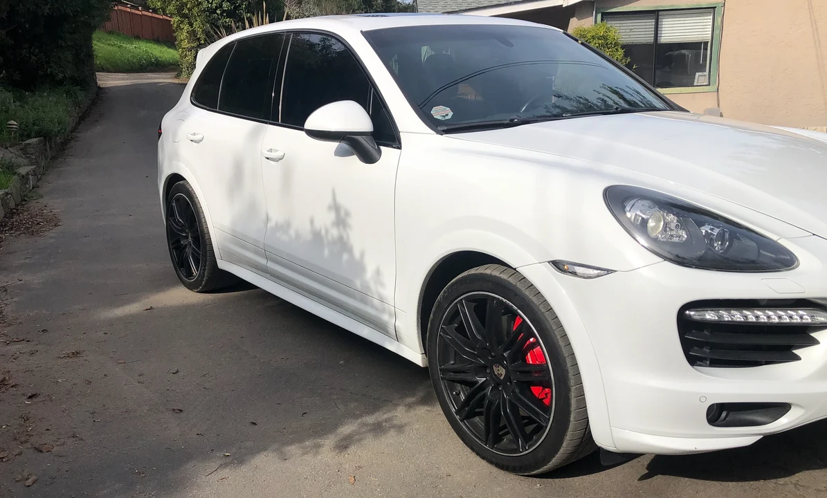 2013 Porsche 958 Cayenne GTS - Image 23 of 31