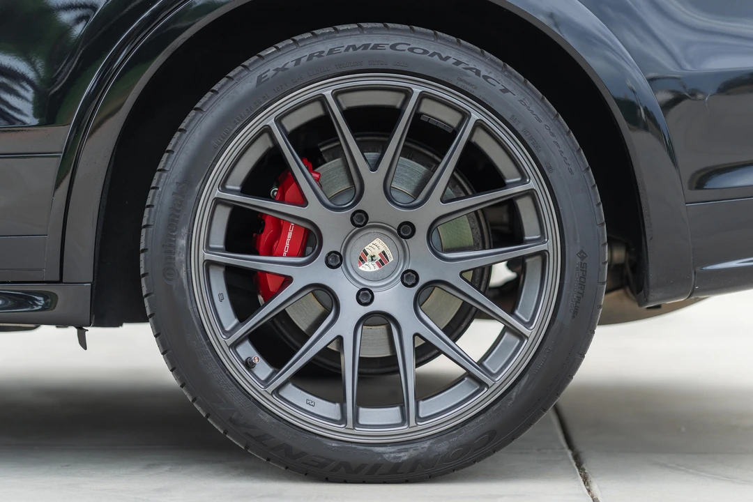 2013 Porsche 958 Cayenne GTS - Image 19 of 31